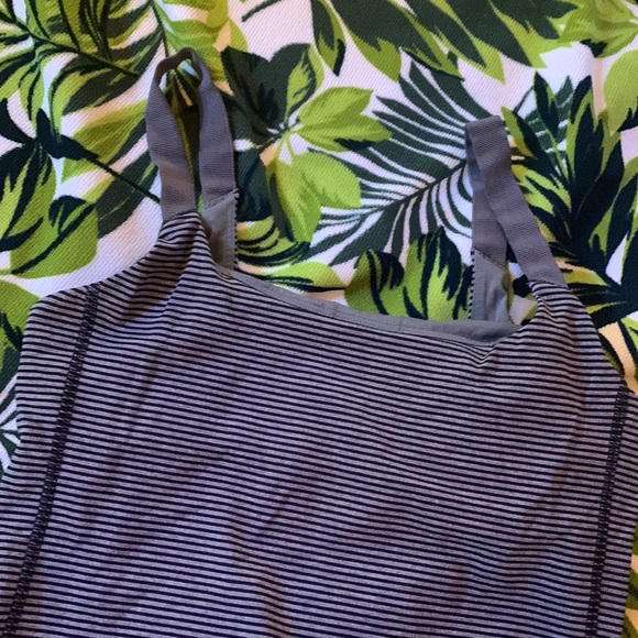 Striped yoga tank - Picture 2 of 4